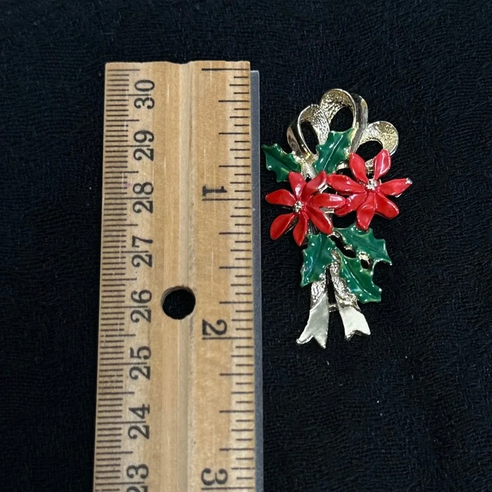 Vintage Gerrys‎ Christmas Brooch Poinsettia Holly Bow Gold Tone